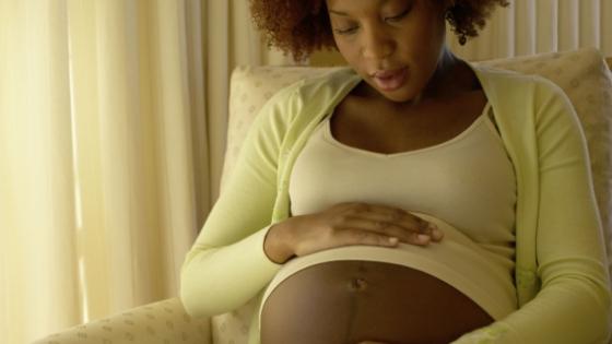 woman at 21 weeks pregnant